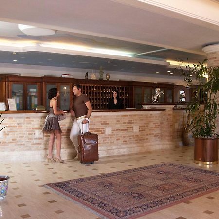 Hotel Casale Colli del Tronto Esterno foto