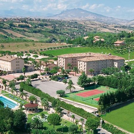 Hotel Casale Colli del Tronto Esterno foto