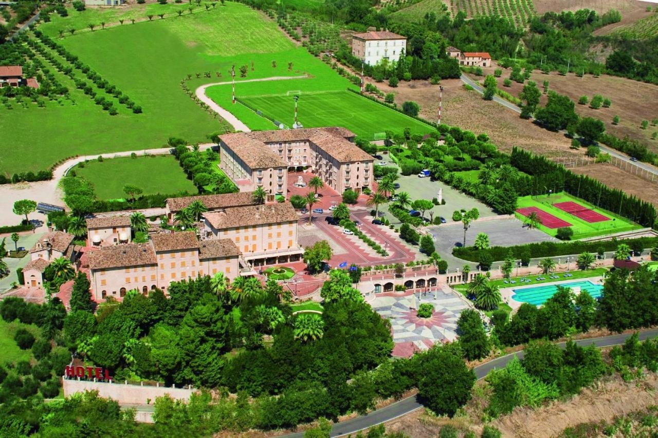 Hotel Casale Colli del Tronto Esterno foto