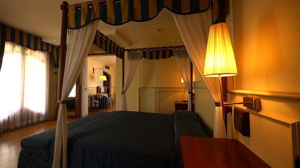 Hotel Casale Colli del Tronto Esterno foto