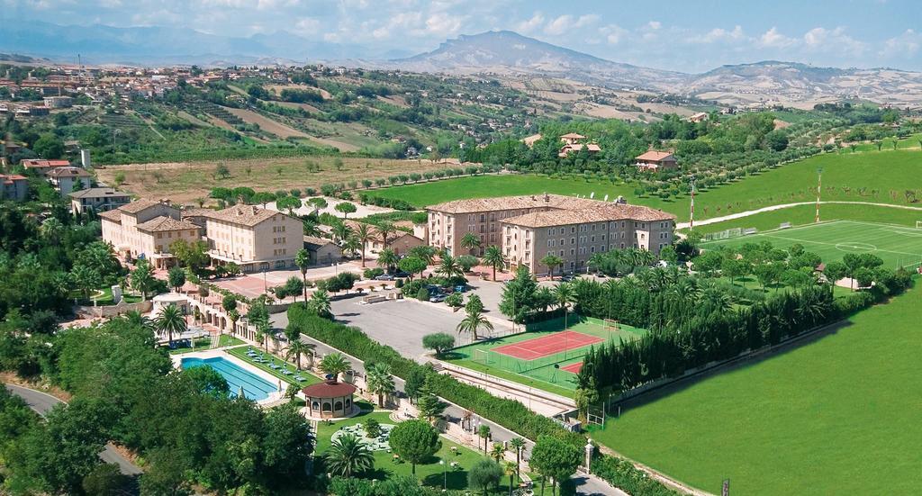 Hotel Casale Colli del Tronto Esterno foto