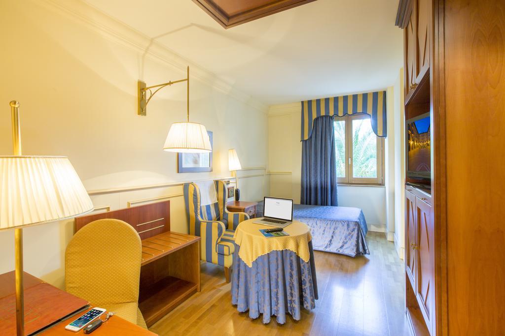 Hotel Casale Colli del Tronto Esterno foto