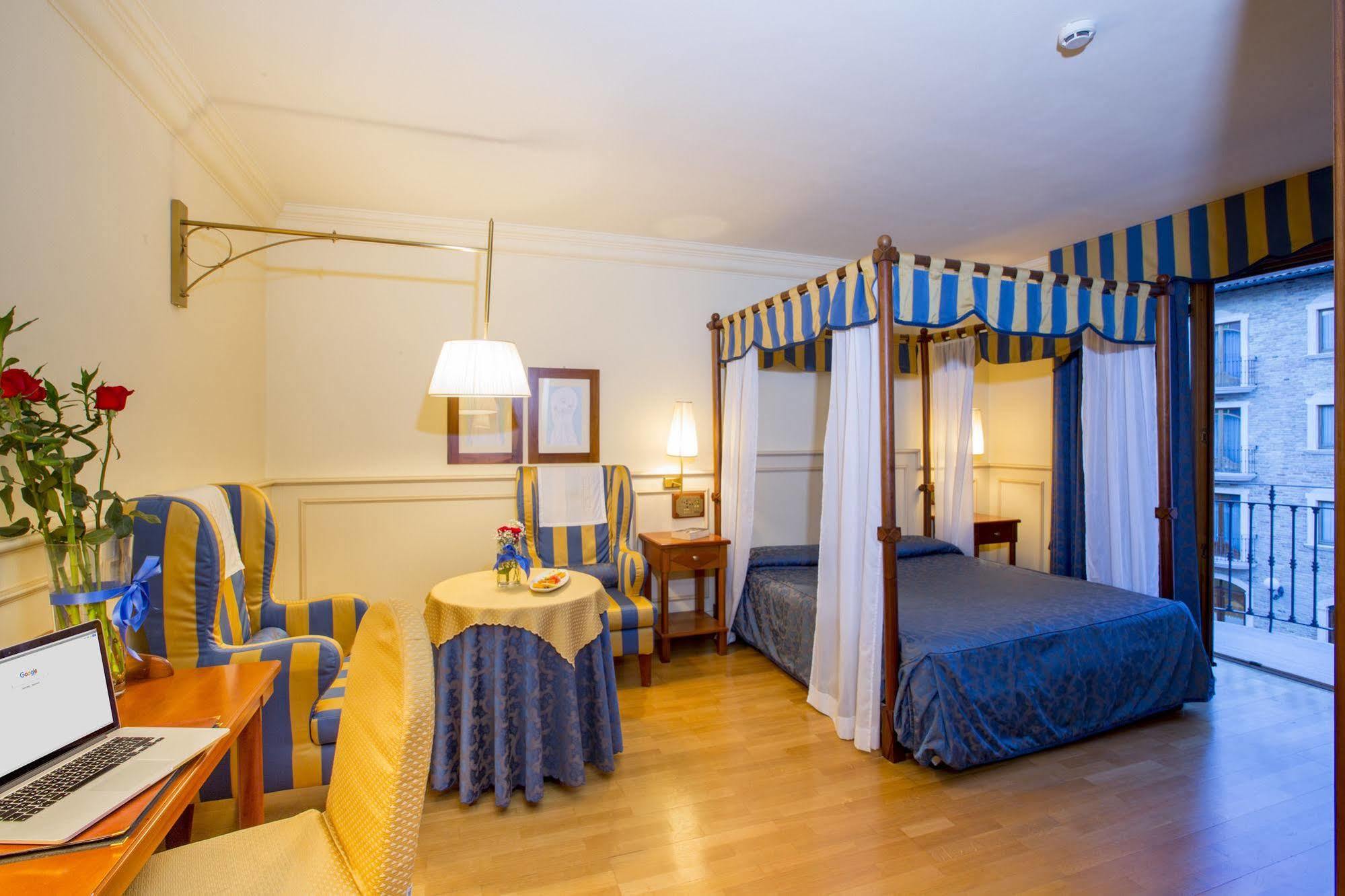 Hotel Casale Colli del Tronto Esterno foto