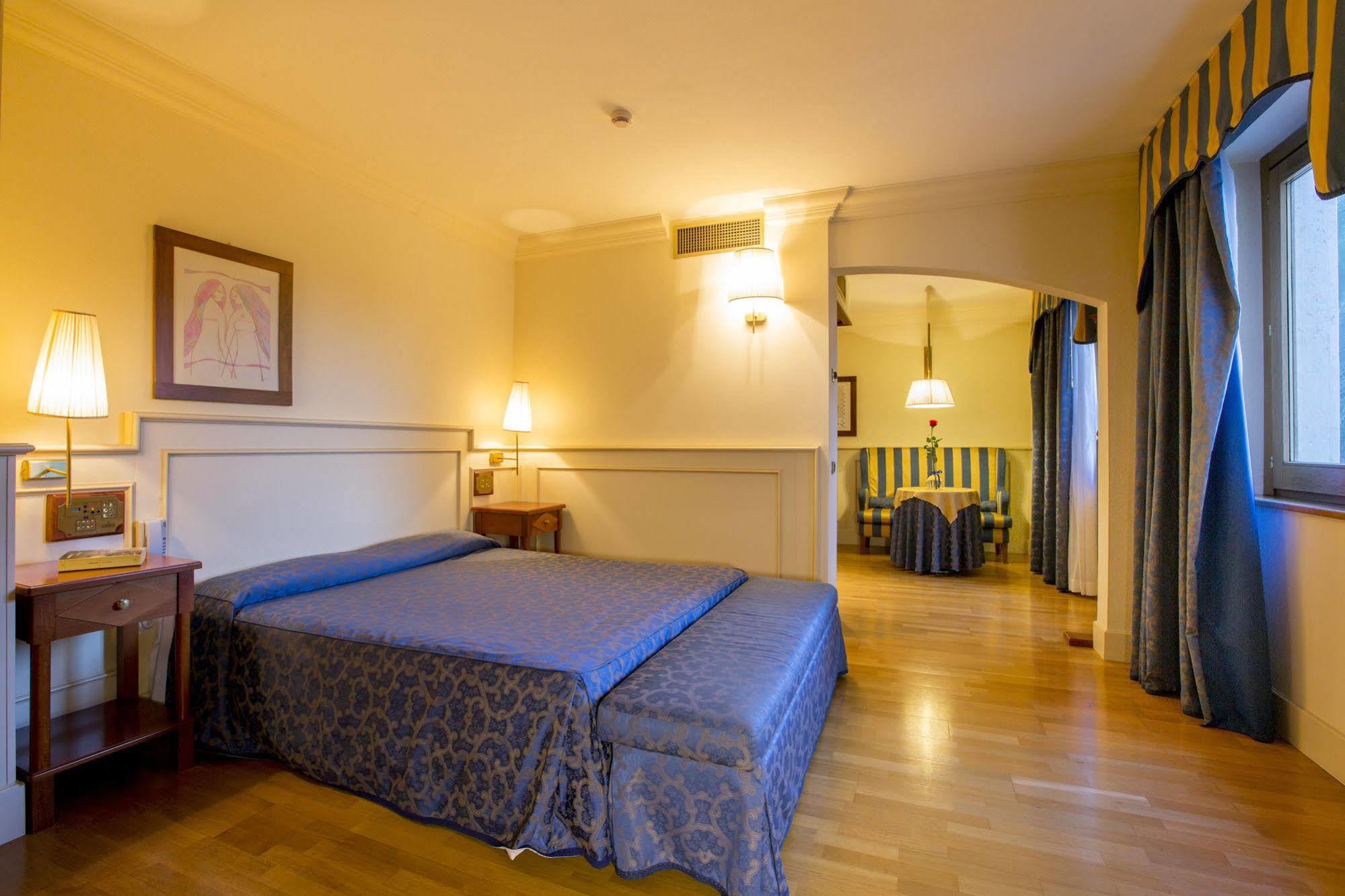 Hotel Casale Colli del Tronto Esterno foto