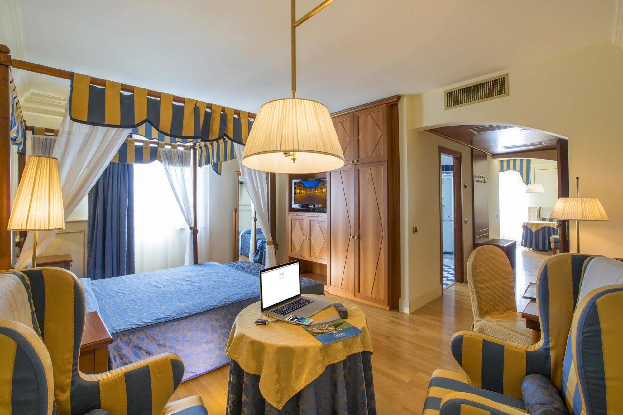 Hotel Casale Colli del Tronto Esterno foto